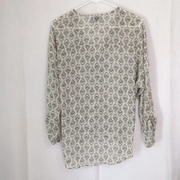 About a Girl Off-White Damask Print Wrap Style Chiffon Blouse Size Extra Large - Picture 5 of 5